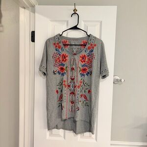 CAITE Hand Embroidered Boho Tee Gray Floral Size XL